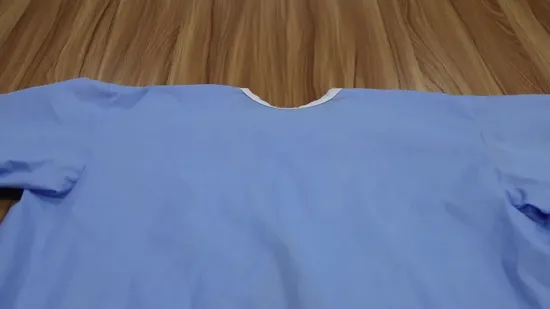 Bata quirúrgica protectora de SMS impermeable médica del aislamiento estéril disponible impermeable